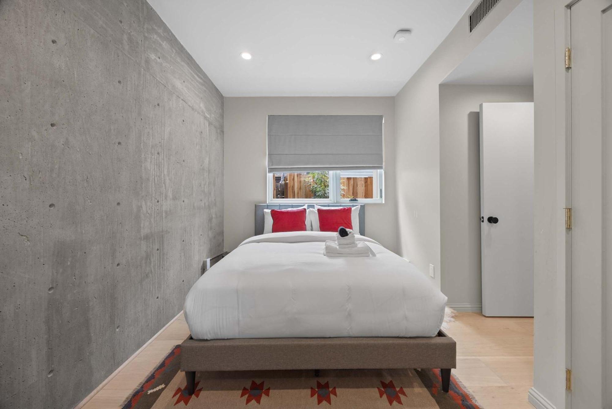 New Listing Hillside By Colby & Conrad Los Angeles