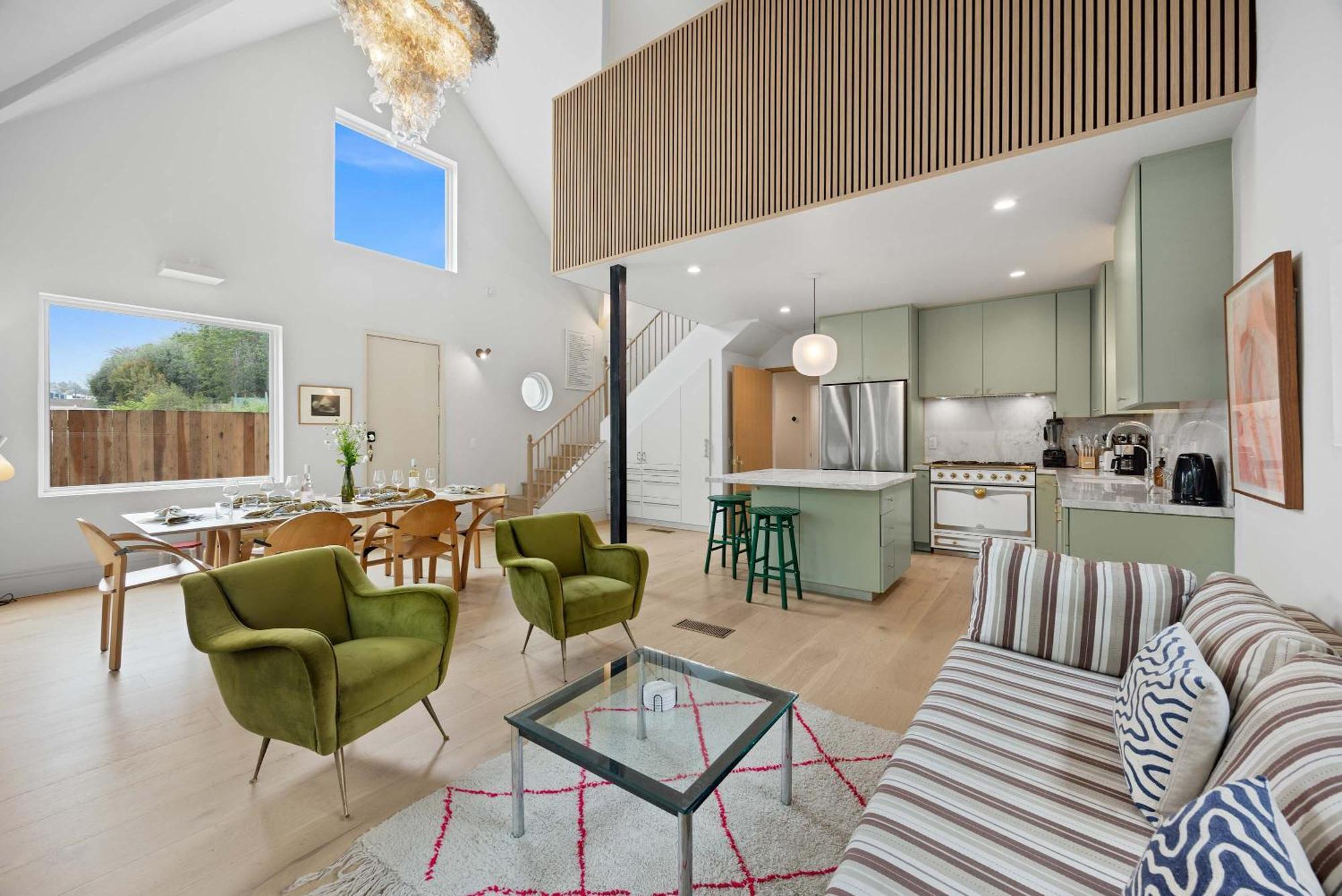 New Listing Hillside By Colby & Conrad * Los Angeles